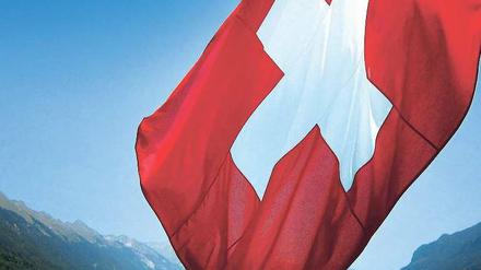 Auf der Sonnenseite war die Schweiz jahrzehntelang auch durch ihre Diskretion in Sachen Finanzen. Doch nun wollen Luxemburg und Österreich stärker mit dem Ausland kooperieren – auch die Eidgenossen denken um. Foto: dpa