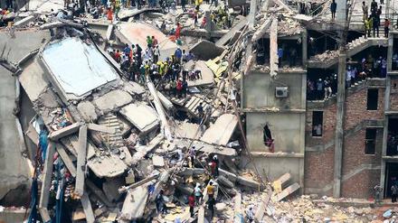 Eine Katastrophe: Im April stürzte in Bangladesch die Fabrik Rana Plaza ein. Mehr als 1100 Menschen starben. 