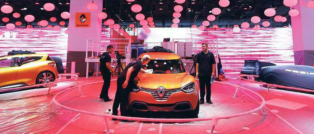 Visionär präsentiert sich der französische Autobauer Renault auf der Messe IAA. Dabei geht es für ihn ums nackte Überleben. 