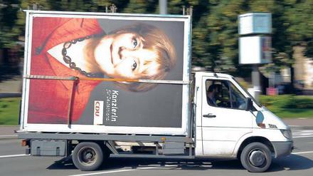 Nach der Wahl. Merkels Sieg wird von der Wirschaft begrüßt – gewarnt wird nun vor einer Hängepartie bei der Regierungsbildung. 