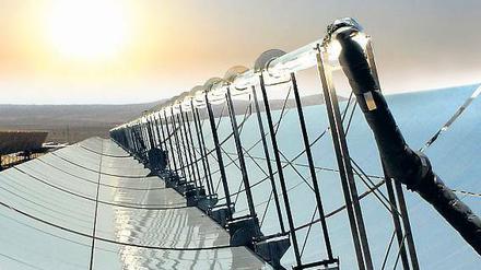 Wüstenstrom gibt es schon – in der Nähe von Las Vegas, wo ein so genanntes solarthermisches Parabolrinnenkraftwerk steht.