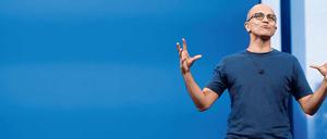 Kraftakt. Satya Nadella hatte im Februar die Microsoft-Führung von Steve Ballmer übernommen. Den Schwerpunkt legt der neue Chef auf mobile Geräte sowie Anwendungen aus dem Internet.