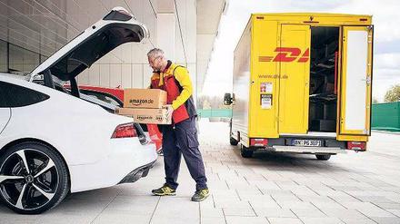 Keiner da? DHL will Pakete künftig auch an Privatfahrzeuge liefern, wenn Kunden nicht zuhause sind.