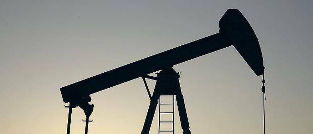 Überangebot. Die Ölproduzenten fördern derzeit weit mehr Rohöl als von Unternehmen und Verbrauchern nachgefragt wird.