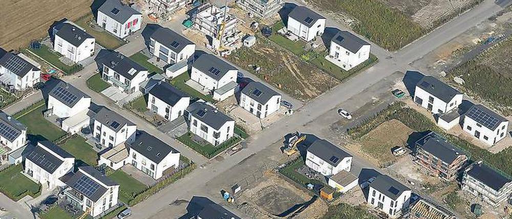 Lebensziel Neubausiedlung: Viele Deutsche können sich eine eigene Wohnung nicht leisten, obwohl sie es gerne würden.