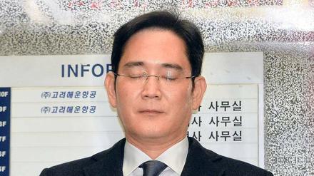 Gegen Samsungs De-facto-Chef Lee Jae Yong wurde Haftbefehl erlassen.
