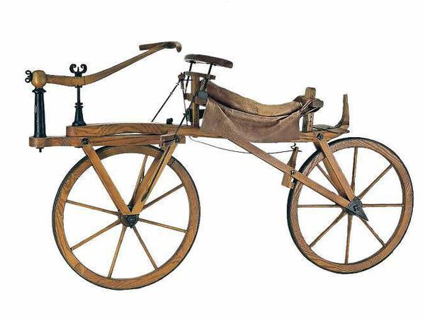 Laufmaschine. Karl Drais unternahm die erste Fahrt mit seiner Laufmaschine am 12. Juni 1817.