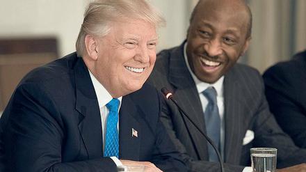 Vor einem halben Jahr lächelten Trump und Merck-Chef Frazier in die Kameras. Das ist vorbei, der Pharmamanager will mit dem Präsidenten nichts mehr zu tun haben. 