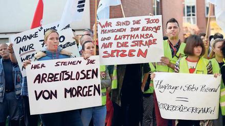Protest. Angestellte von Air Berlin am Montag bei einer Kundgebung an der Firmenzentrale. 