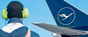 Blau statt gelb ist das neue Logo der Lufthansa. Tiefschwarz sind die Zahlen des europäischen Marktführers. 