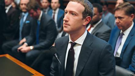Unter Druck. Facebook-Chef Mark Zuckerberg am Mittwoch vor dem Finanzausschuss des US-Repräsentantenhauses.