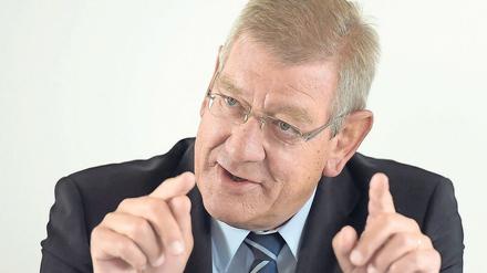 Arndt Kirchhoff ist geschäftsführender Gesellschafter der Kirchhoff-Gruppe mit knapp 14 000 Mitarbeitern, Arbeitgeberpräsident in NRW und Präsidiumsmitglied bei BDA, BDI und VDA. 