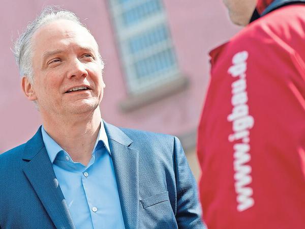 Abrechnung mit der eigenen Partei: Der SPD widmet sich Dierk Hirschel ausgiebig.