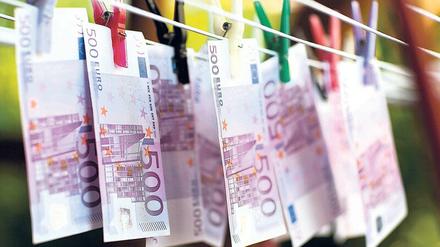 Geldwäsche hat in Deutschland schätzungsweise ein Volumen von rund 50 Milliarden Euro. 