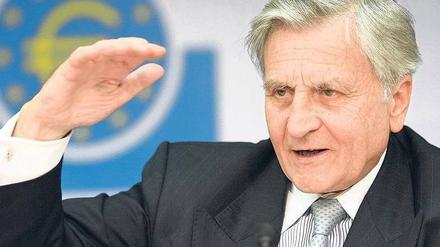 Mit harter Hand. EZB-Präsident Jean-Claude Trichet will wohl bald die Leitzinsen erhöhen, um die Preise stabil zu halten. Foto: dpa