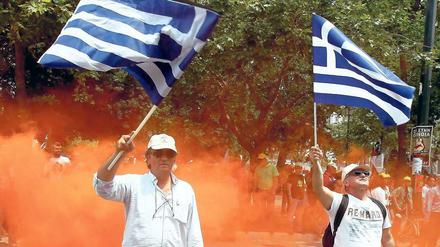 Protest. Griechische Angestellte der Telefongesellschaft OTE demonstrieren gegen den Verkauf an die Deutsche Telekom. 