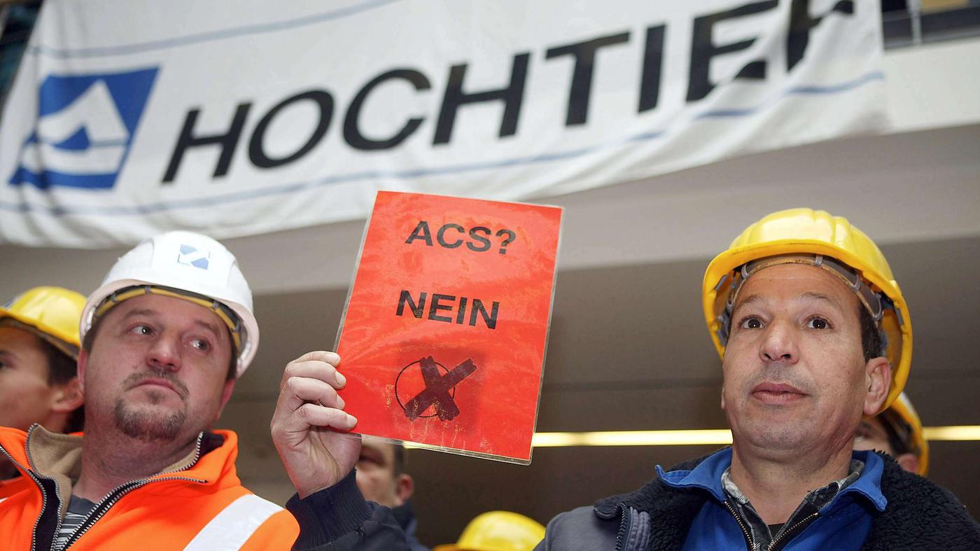 Baukonzern Merkel gegen Zerschlagung von Hochtief