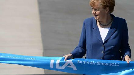 Auf Tuchfühlung mit Rüstung und Raumfahrt: Merkel eröffnet die ILA