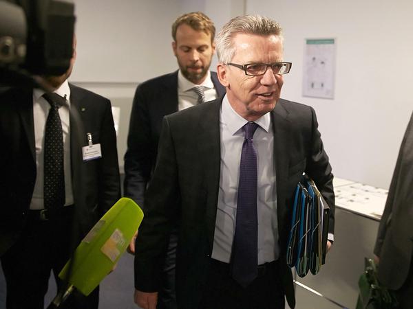 Bundesinnenminister Thomas de Maiziere (CDU) ist am 03.12.2015 in Koblenz (Rheinland-Pfalz) bei der Herbstkonferenz der Innenminister. 