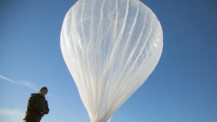 Google will Regionen ohne Internetanschluss aus Ballons in 20 Kilometer Flughöhe mit einem Netzzugang versorgen.