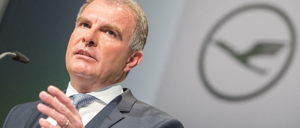 Lufthansa-Chef Carsten Spohr sieht den Air-Berlin-Großaktionär Etihad in der Pflicht.