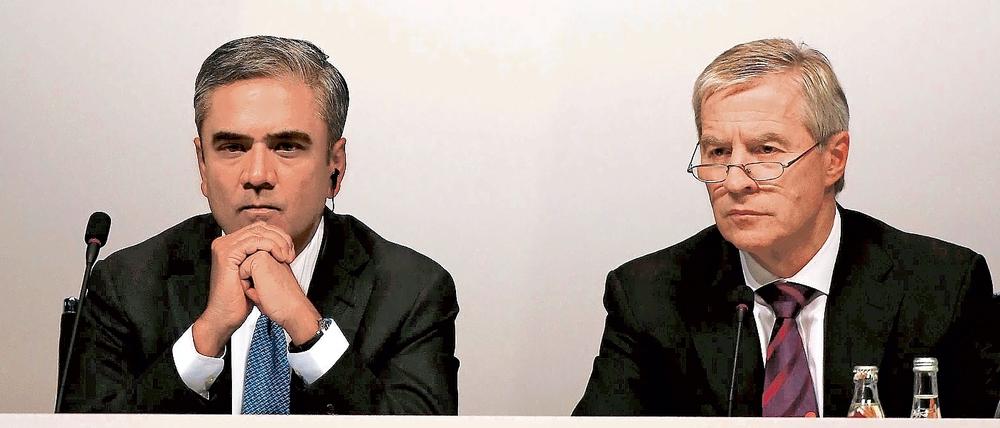 Anshu Jain (L) and Jürgen Fitschen, Co-Chefs der Deutschen bank, wollen laut "Wall Street Journal" ihren Rücktritt erklären.