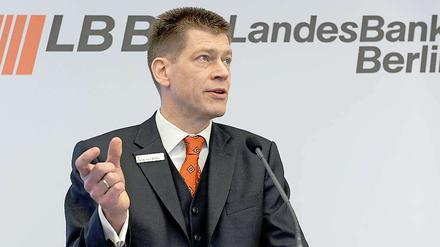 Der Vorstandsvorsitzende der Landesbank Berlin (LBB) Johannes Evers will die überregionalen Aktivitäten im Bereich des Immobilien- und Kapitalmarktgeschäftes verstärken.