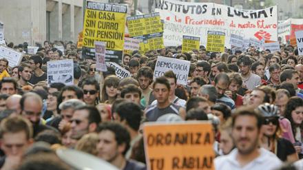 Jugend ohne Zukunft? Schon 2011 demonstrierten Spaniens Junge gegen Arbeitslosigkeit. Heute ist es nicht besser. 