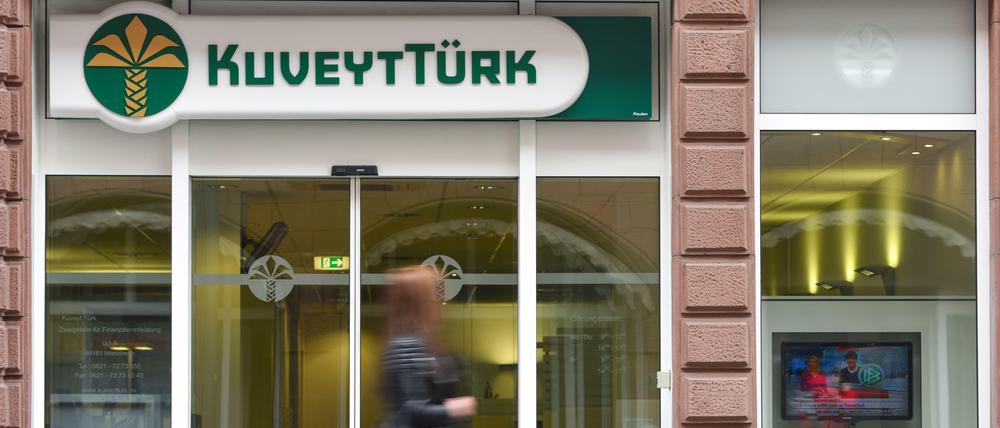 Fünf Jahre nach der Eröffnung in Deutschland hat die Kuveyt Türk Bank die Vollbanklizenz erhalten.