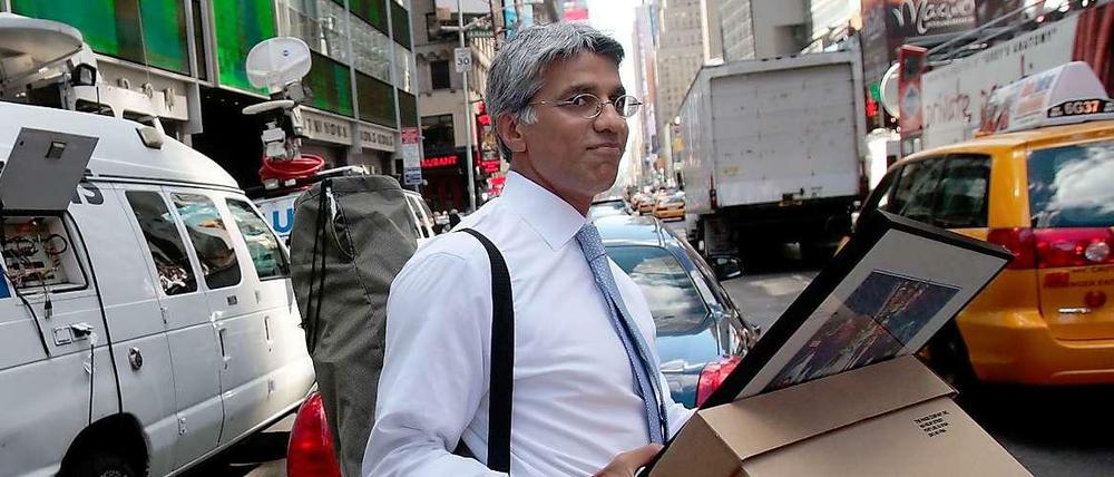 Erinnerung an den September 2008: Mit Kartons verlassen Banker den Hauptsitz von Lehman Brothers.