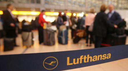 Streit über den neuen Tarifvertrag: Verdi hat Lufthansa-Servicemitarbeiter zum Streik aufgerufen.