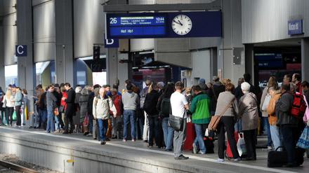 Die Zahl der Passagiere im Fernverkehr der Bahn stieg um 10,6 Prozent auf 67 Millionen.