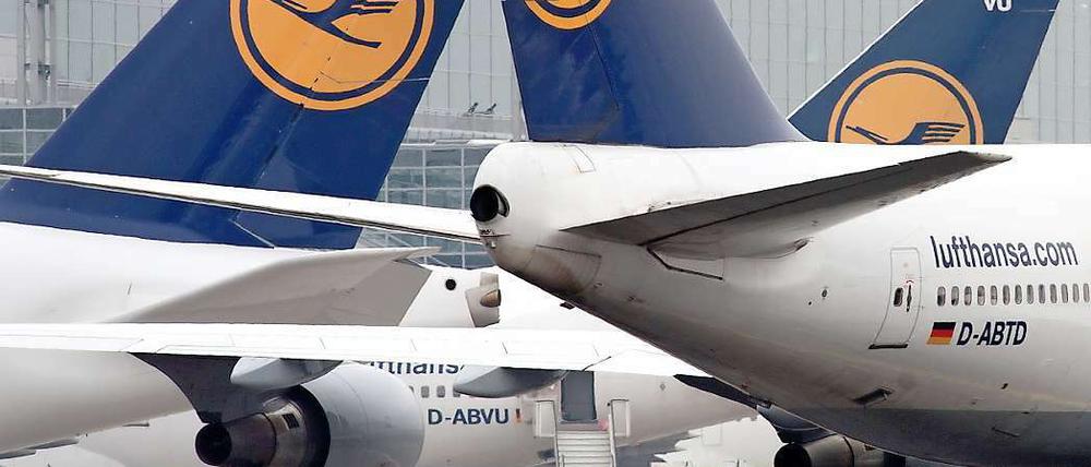 Lufthansa verbucht Verluste trotz Rekordumsätzen.