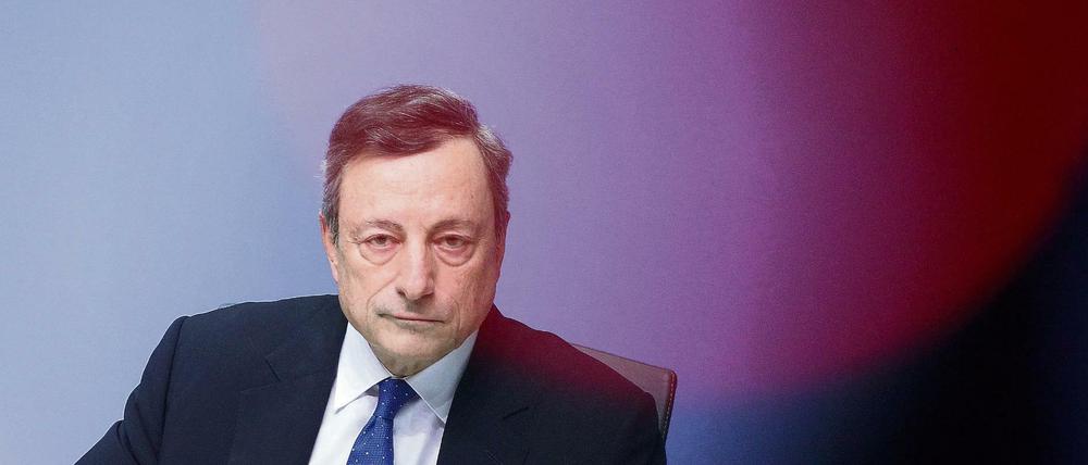 EZB-Präsident Draghi muss sich oft rechtfertigen, umstimmen lässt er sich nicht. 