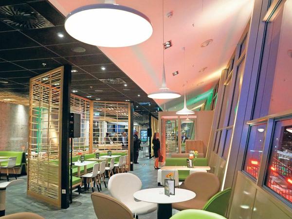 McDonald's will am Ende dieses Jahres alle Standorte in Deutschland modernisiert haben, wie auch diese im Bahnhof Zoo.