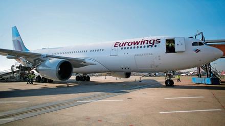 Der Lufthansa-Tochter drohen Streiks. Ein A 330 der Eurowings. 