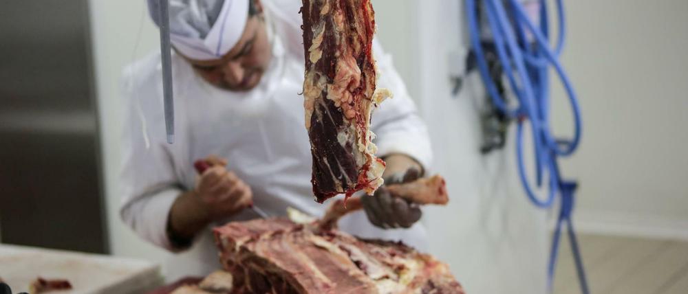 Eine Metzgerei in Paris. Im Jahr 2007 verzehrten die Franzosen im Durchschnitt 153 Gramm Fleischprodukte pro Tag.