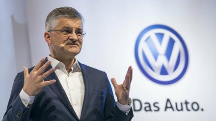 Michael Horn, Chef von VW in den USA, muss den Abgasskandal vor dem US-Kongress erklären.