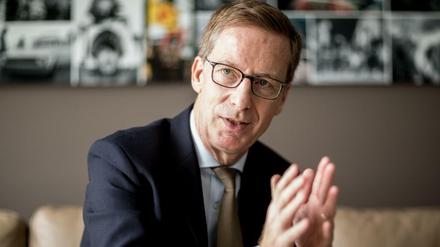 Michael Hüther, Direktor des Instituts der deutschen Wirtschaft, war 2011 gegen Eurobonds. Jetzt fordert er einmalige Coronabonds.