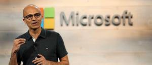 Nadella ist Nachfolger von Steve Ballmer an der Microsoft-Spitze, der das Unternehmen über Jahre prägte. 