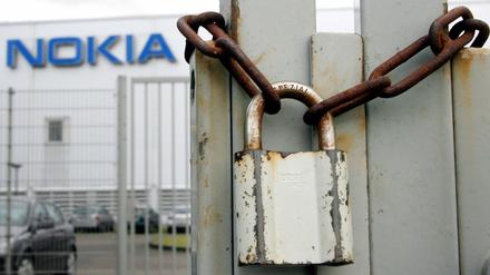 In Ketten. Das Werk Bochum war profitabel, als das Aus kam. Heute ist noch immer jeder Fünfte Ex-Nokia-Arbeiter ohne Job.