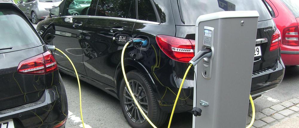 Bald nur noch Elektroautos in Norwegen? Das norwegische Ministerium will Benziner auf jeden Fall nicht verbieten.