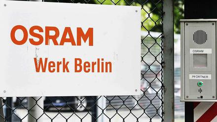 Das Osram Werk in Berlin-Spandau. Hier sollen weitere 283 Stellen abgebaut werden. Diesmal könnte es auch zu betriebsbedingten Kündigungen kommen.
