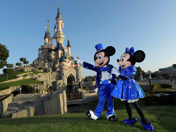 Die Disney Parks sind geschlossen - jetzt hofft das Unternehmen auf seinen Streamingdienst.