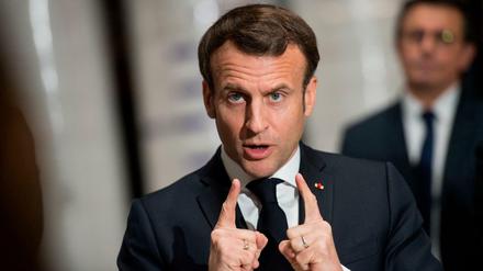 Emmanuel Macron hat die Ausgangssperre verlängert und die Soforthilfen erhöht.