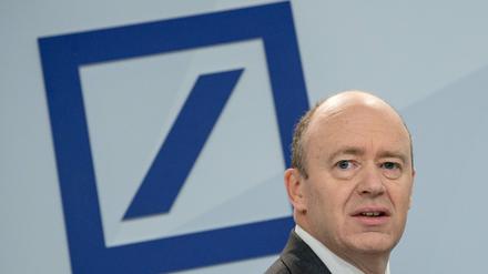 John Cryan, Co-Vorstandsvorsitzender der Deutschen Bank, greift bei dem Geldhaus hart durch. 
