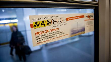 Prokon-Werbung in der U-Bahn. In Zukunft soll im öffentlichen Nahverkehr nicht mehr für Finanzprodukte geworben werden dürfen. 