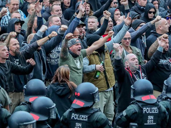 Vor einem Jahr dominierten tagelang Rechtsextreme das Stadtbild von Chemnitz.