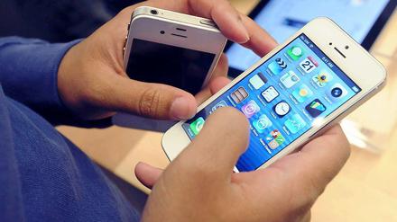 Das neue iPhone 5 gerät in die Mühlen des Patentstreits zwischen Apple und Samsung.