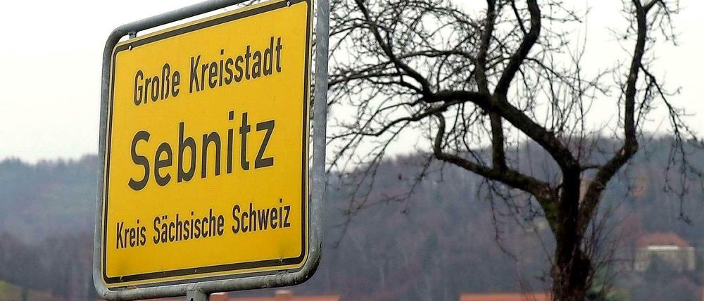Ortseingangsschild der sächsischen Stadt Sebnitz.